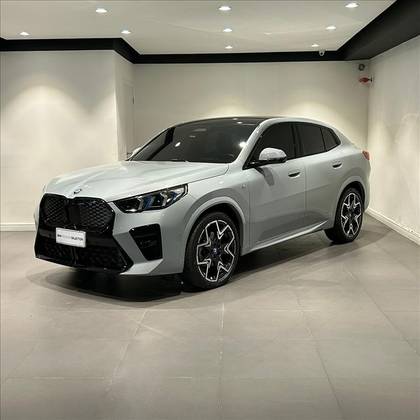 BMW iX2 64,8 KW ELÉTRICO XDRIVE30 M SPORT